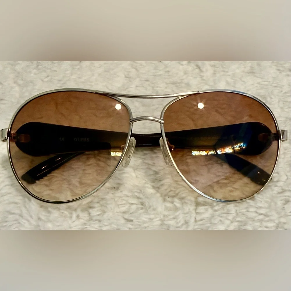 GUESS 90’s Aviators Brown Gradient Lenses in Gold Frames Logo on Leopard Arms